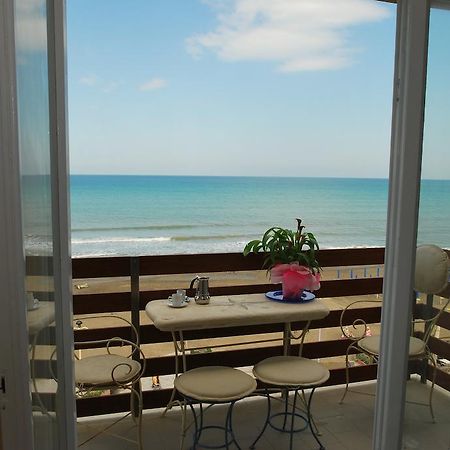 Vacanze Toscane In The Seaside Марина-ді-Кастаньєто-Кардуччі Номер фото